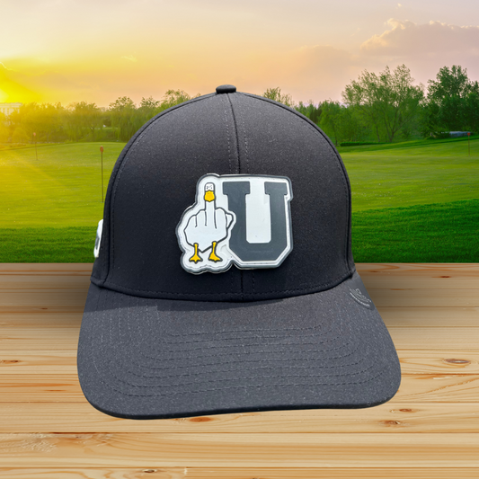 Gorra negra doble logo U