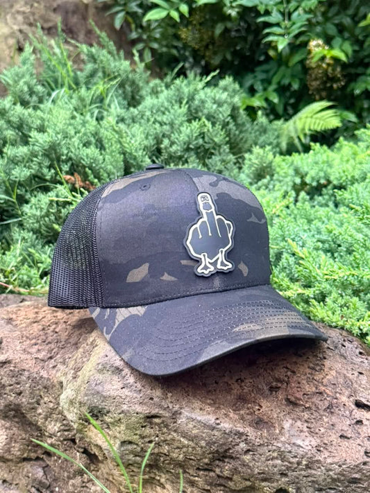 Gorra camo negra pato linea blanca
