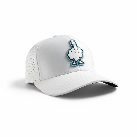 Gorra blanca Duck U con logo de pato color turquesa en vista frontal sobre fondo blanco