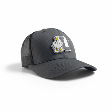 Gorra gris oscuro con negro logo U